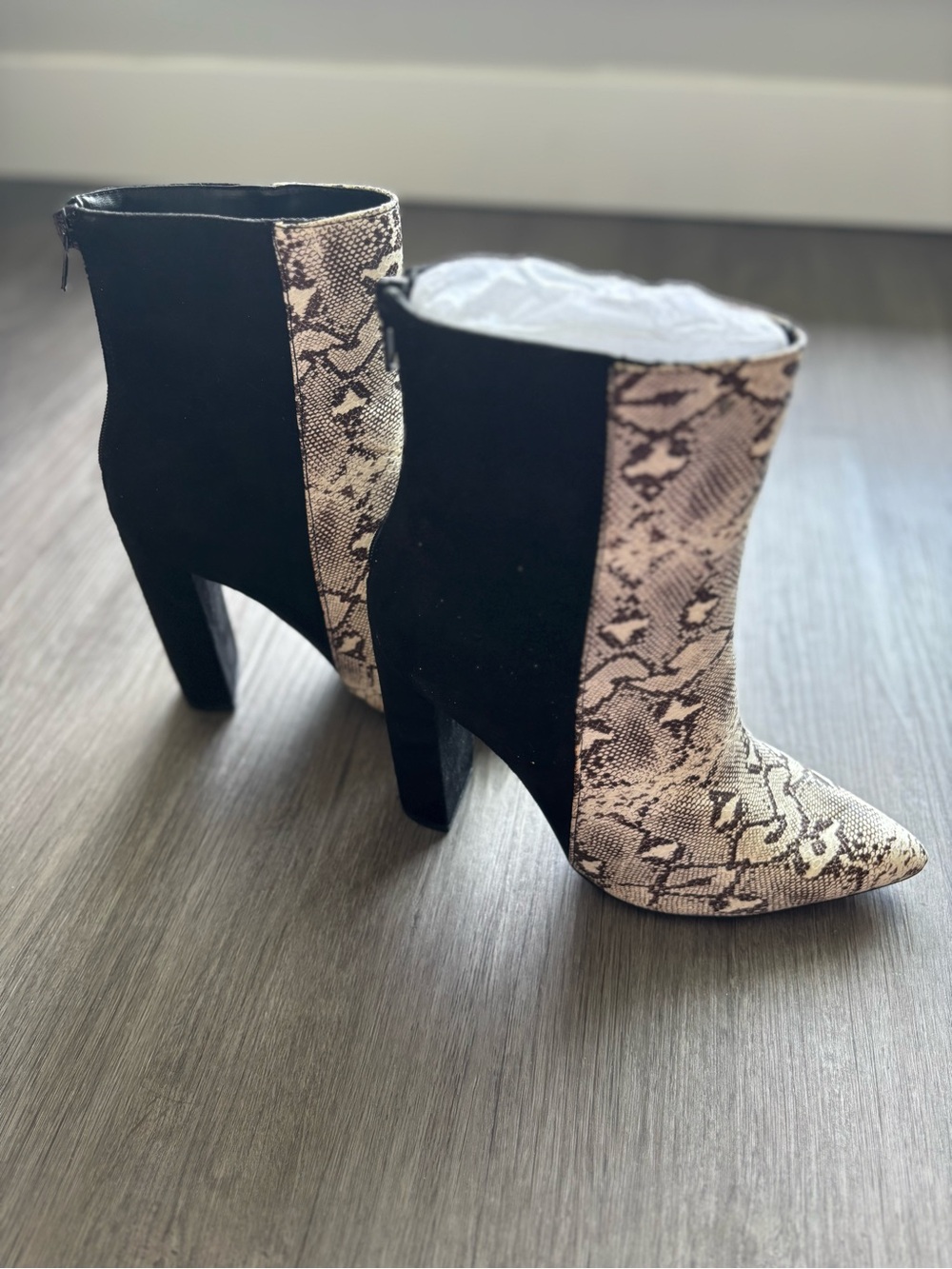 NWOT Lulu's Black & Snake-Print Ankle Boots
